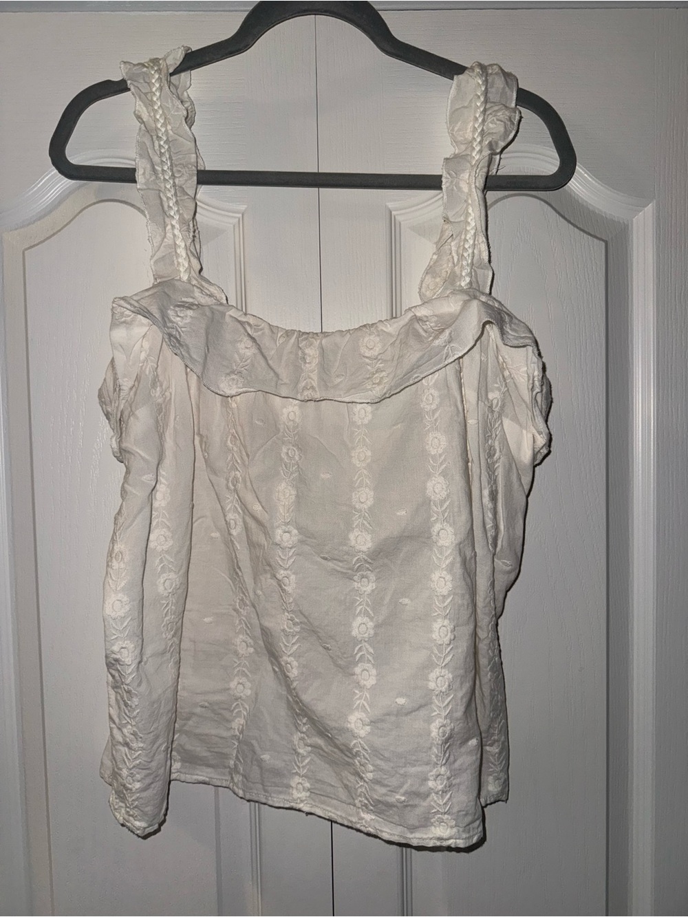 Sézane (?) Women’s White Ruffled Strap Embroidered Tank Top